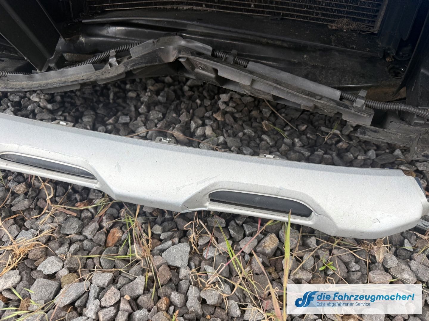 Fahrzeugabbildung Dacia Lodgy Stepway 1.2 TCe 115 *FRONTSCHADEN