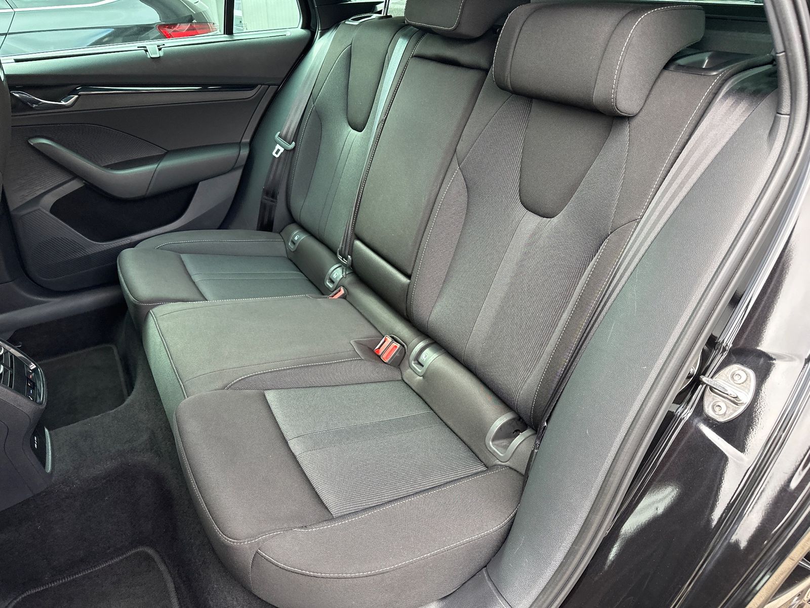 Fahrzeugabbildung SKODA Octavia Combi Sportline NAV+LED+ACC+DCC+18ZO+VC