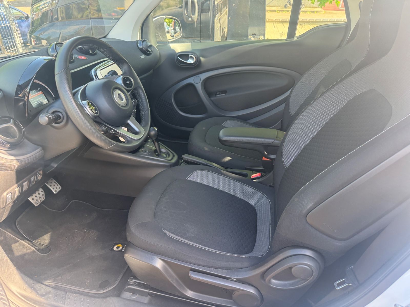 Fahrzeugabbildung Smart ForTwo fortwo coupe EQ Klima+22KW+Tempomat