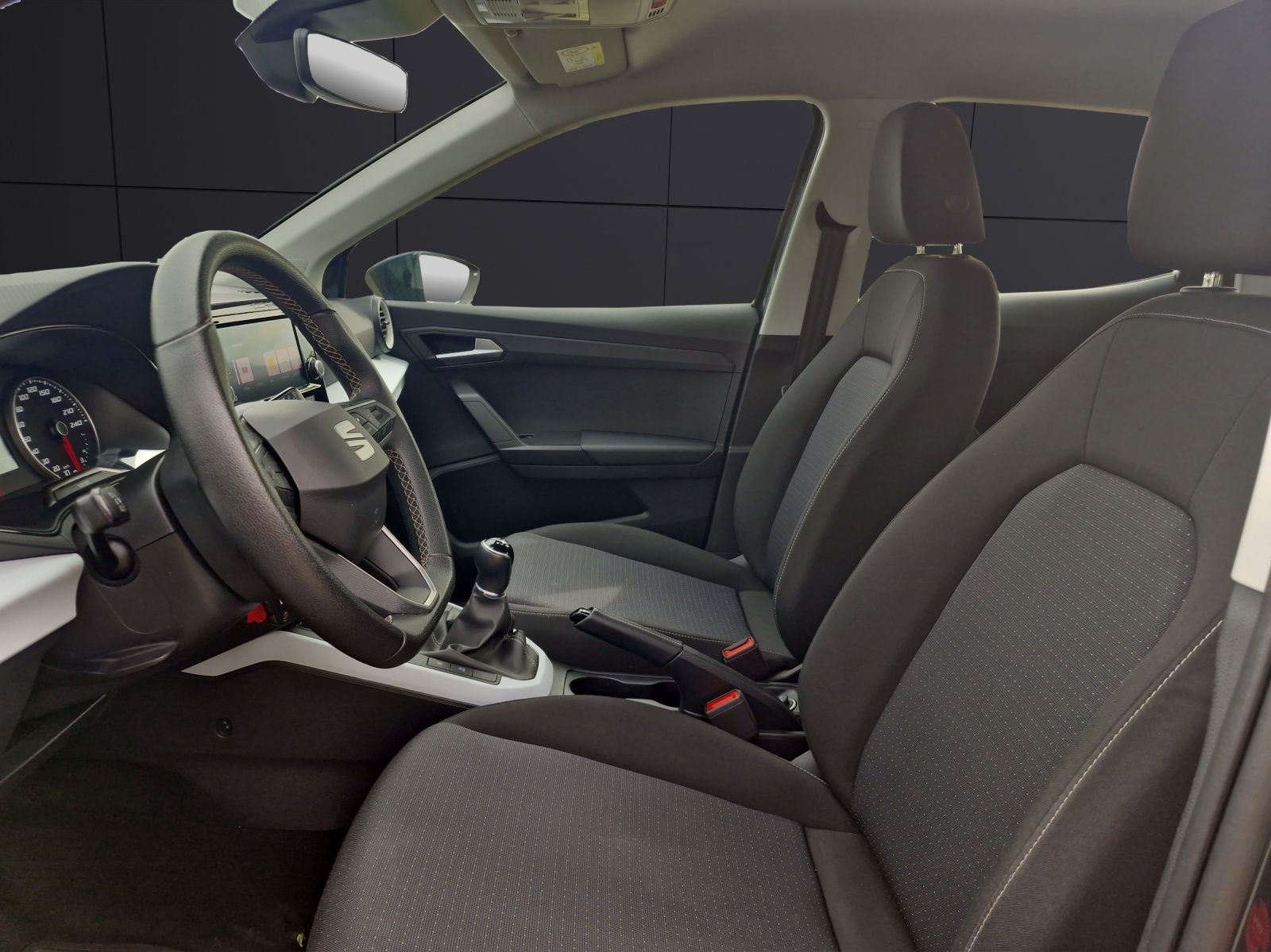 Fahrzeugabbildung SEAT Arona TSI Style LED Climatonic GRA PDC SH LM fer