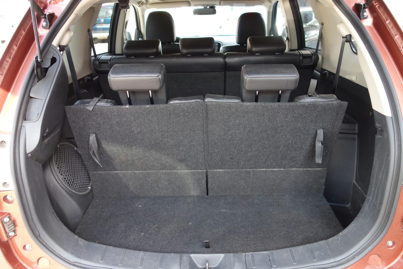 Mitsubishi Outlander 2.2 DI-D 150 ch 4WD Instyle • 7 places • Cuir • GPS • Toit ouvrant • Caméra