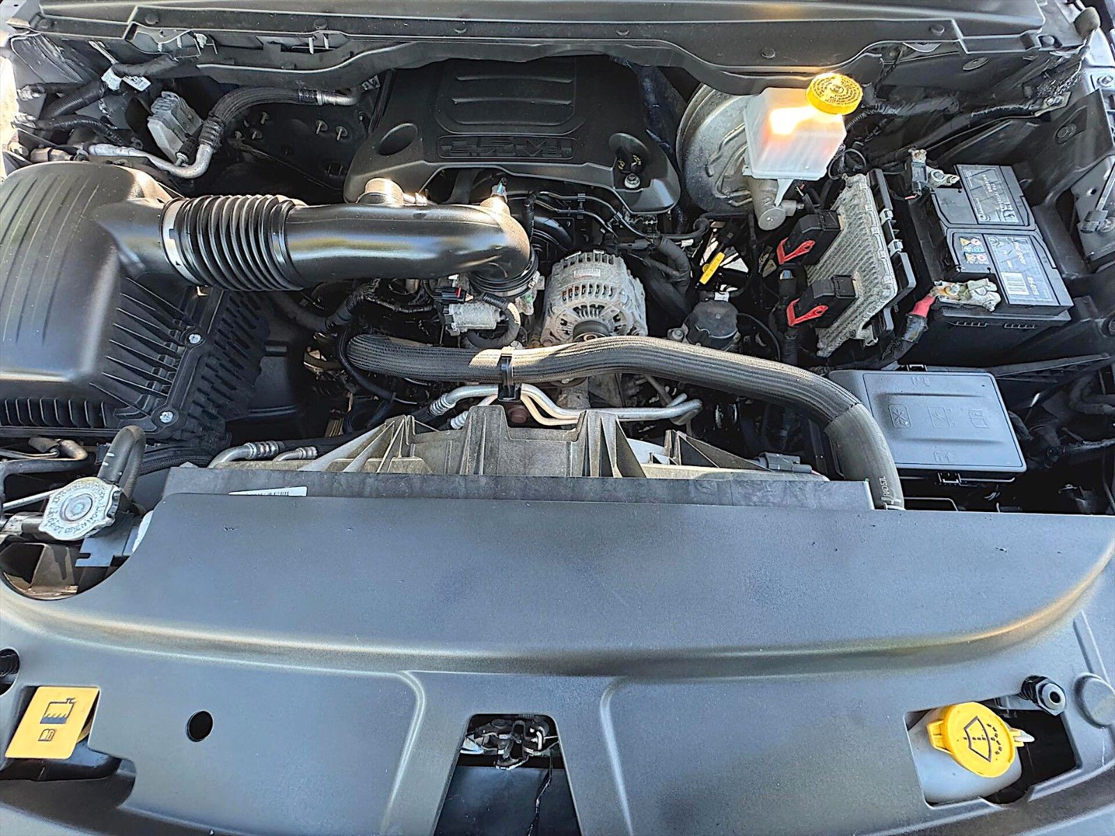 Fahrzeugabbildung Dodge RAM 5.7 V8 HEMI LARAMIE NIGHT Offroad 4x4 LED