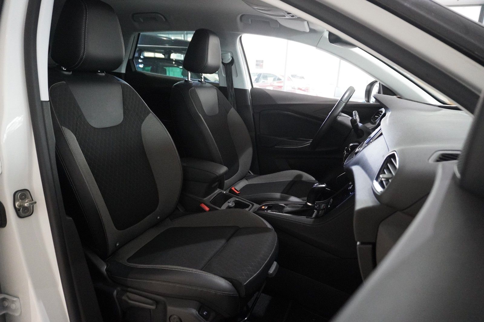 Fahrzeugabbildung Opel Grandland 1.5D AHK/KAMERA/SHZ/LHZ/FSH/ALU/ACC