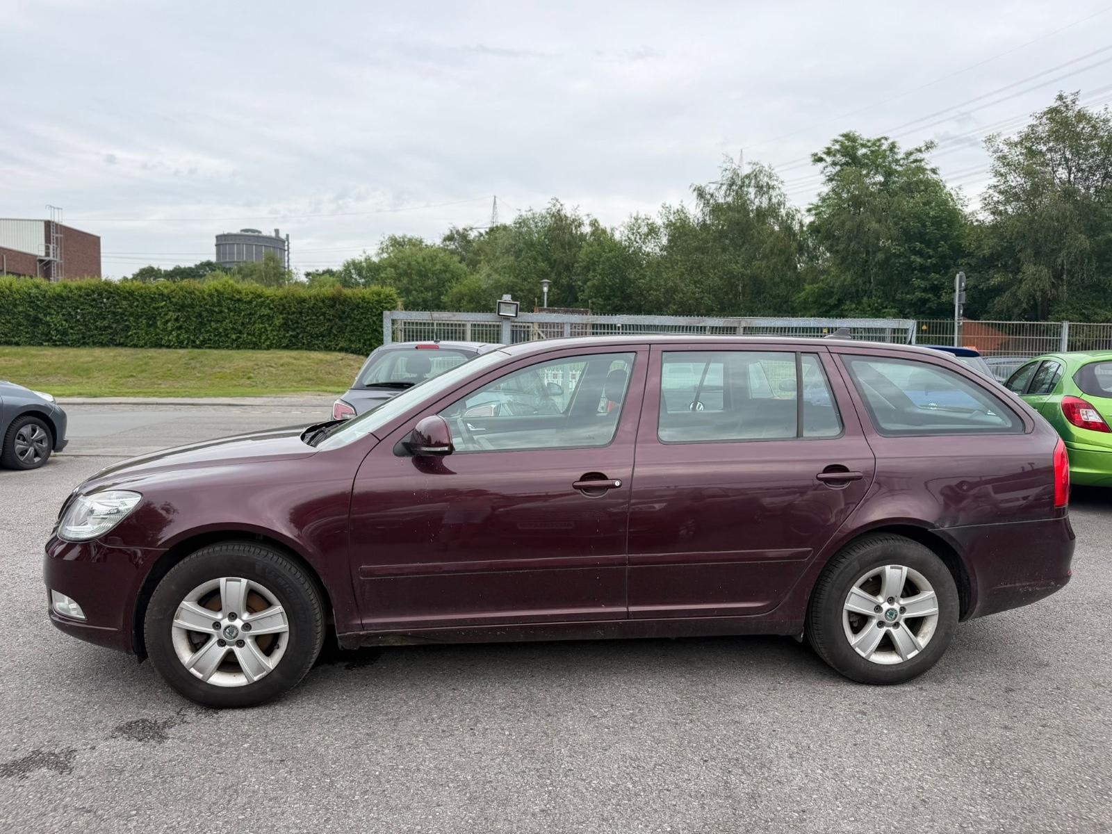 Skoda Octavia 2011 — engine 1.598 cm³, 105 HP (77kW)