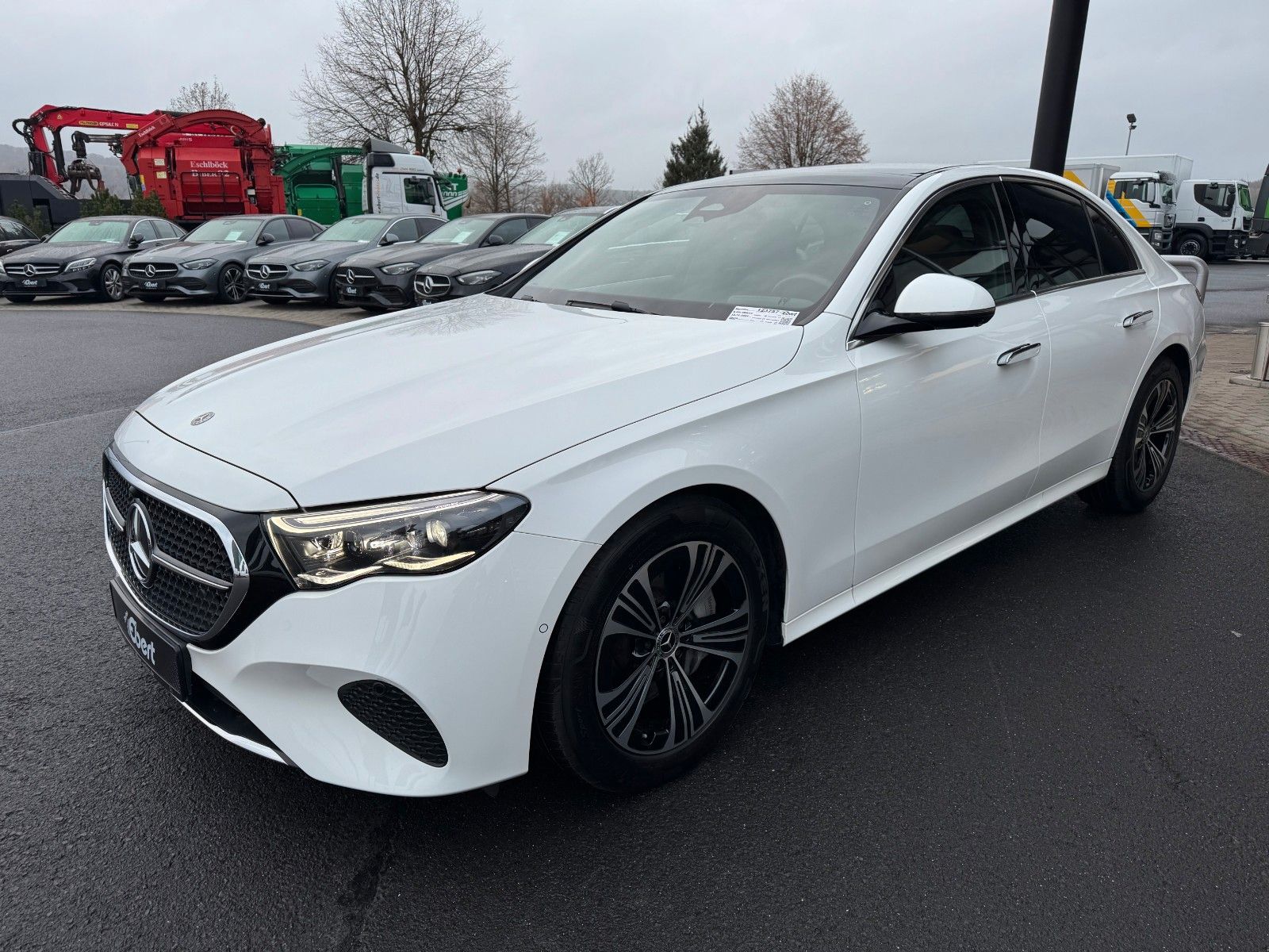 Fahrzeugabbildung Mercedes-Benz E 450 4M Avantgarde+Pano+DistrPro+Digital+360