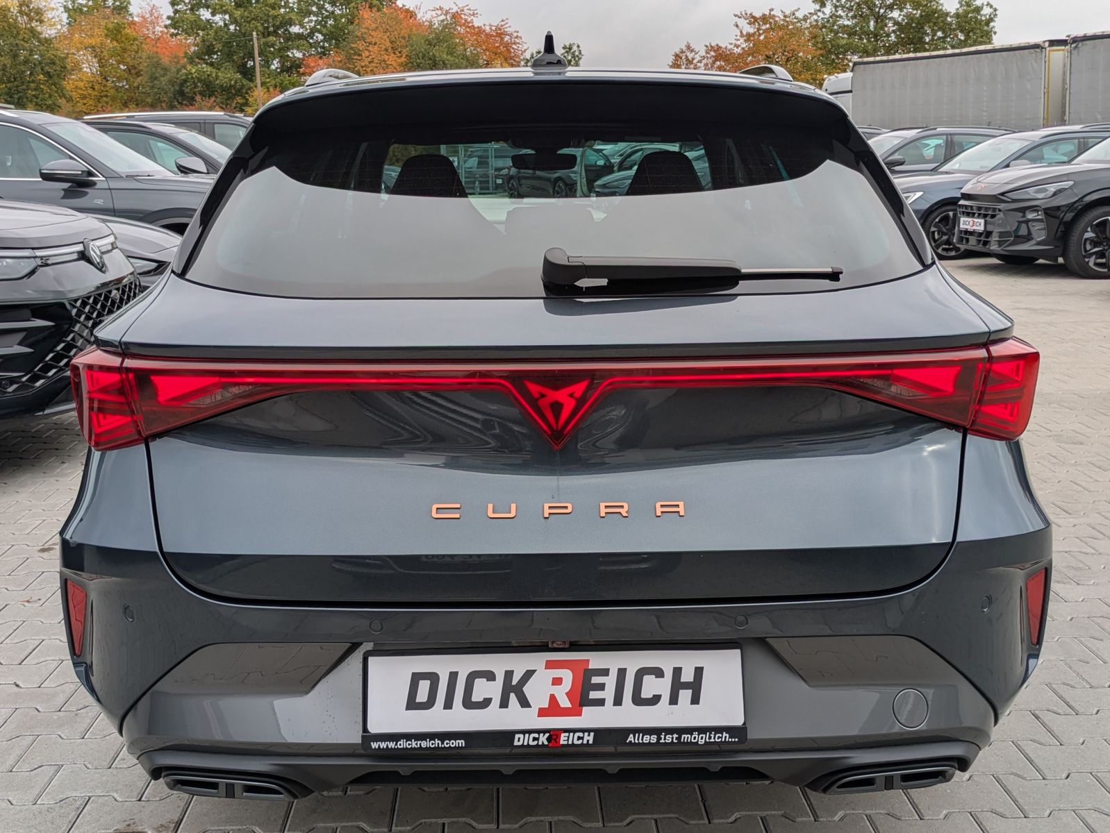 Fahrzeugabbildung CUPRA Leon 1.5 eTSI EDGE DSG*ACC*KAM*18"5JGARANTIE