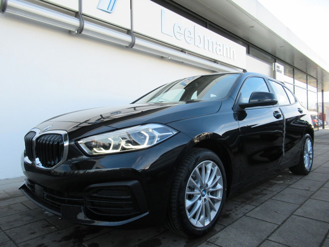 Fahrzeugabbildung BMW 118i Advantage DKG Parking+Driving Assistant