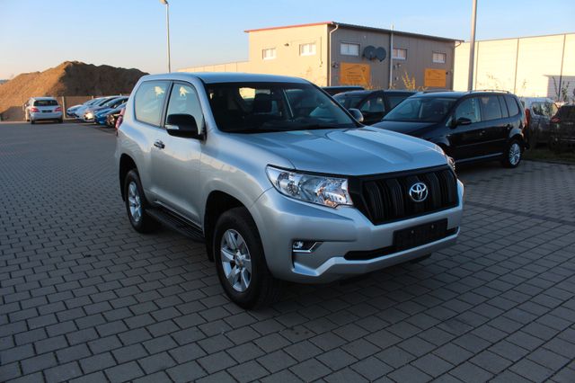 Toyota Land Cruiser 2,8TD AUTOMATIK/AHK/1.HAND/4X4 ALLR