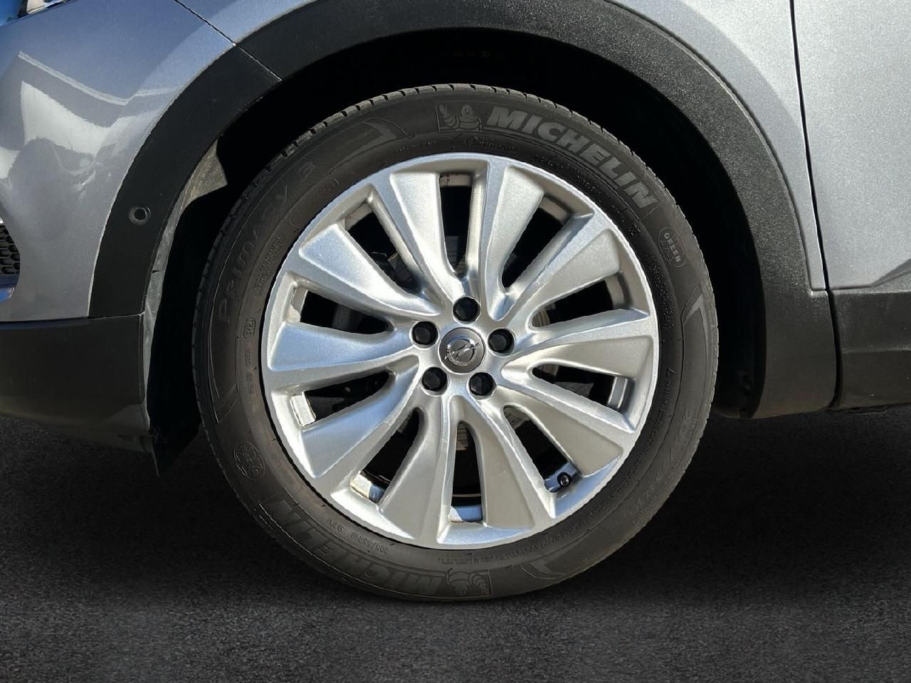 Fahrzeugabbildung Opel Grandland Ultimate 1.6 AT, AHK