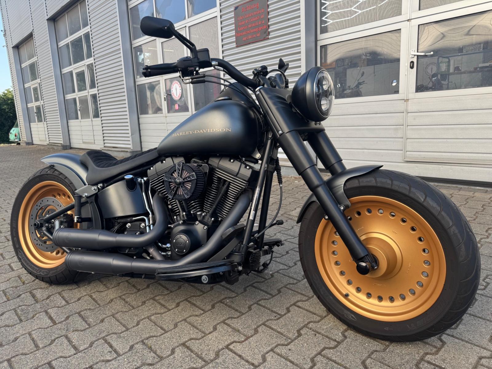 Harley-Davidson FLSTF 103-er Fat Boy Special Bobber Umbau