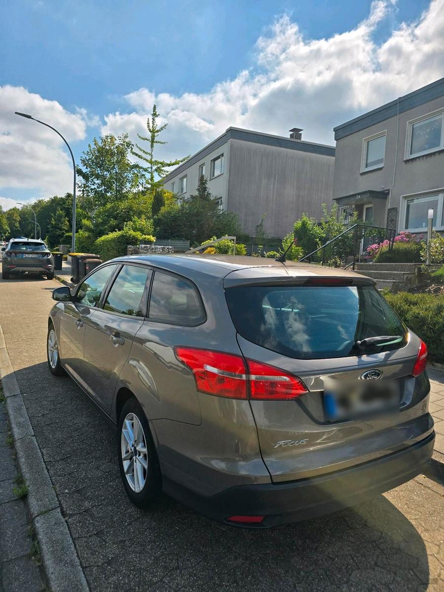 Ford Focus 2015 — interior