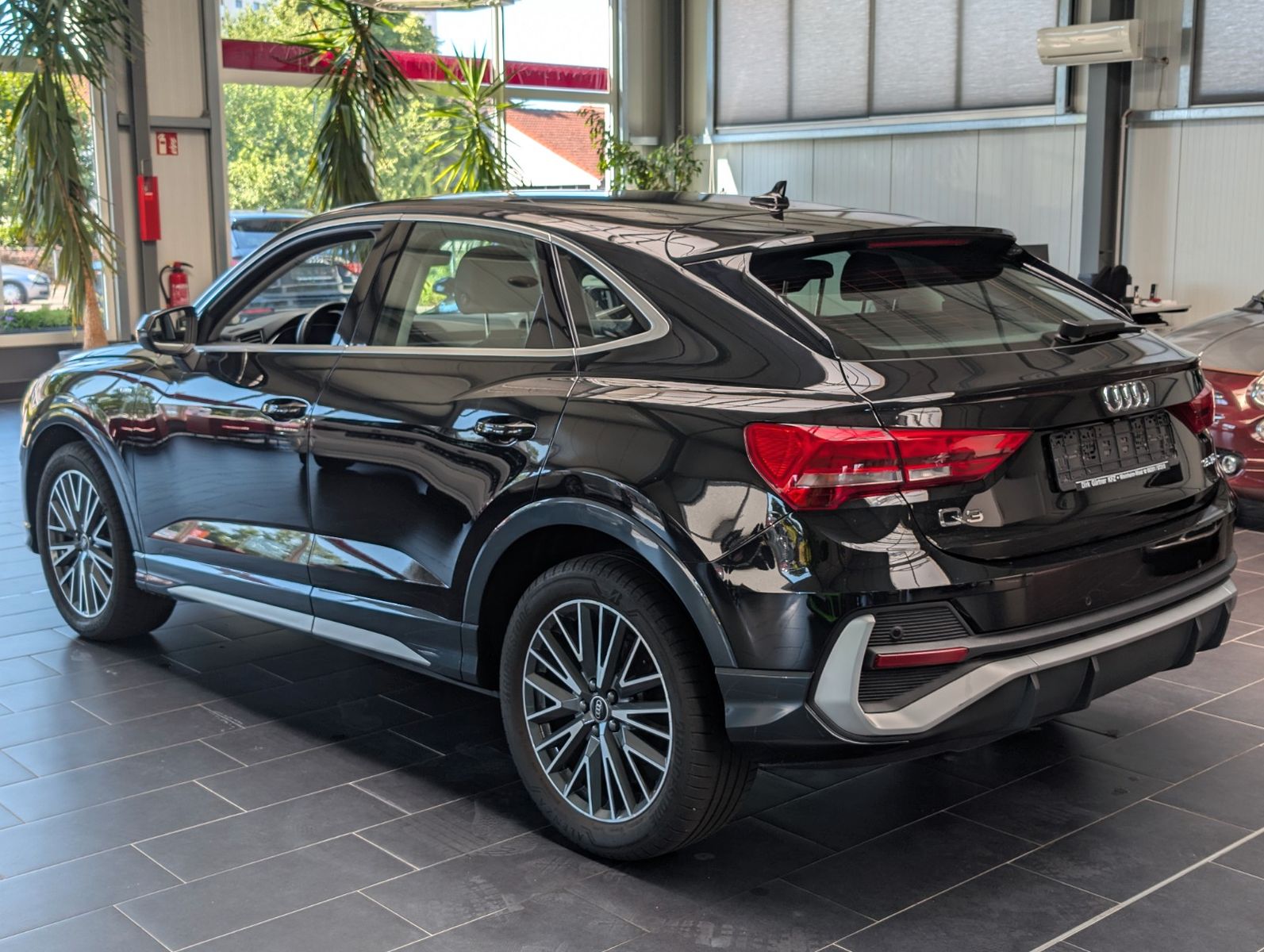 Audi Q3 35 TDI Sportback S tronic S line 8-fach foto 2