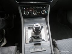 SKODA Superb Combi 2.0 TDI Style Business Ahk ACC Rfk SKODA Superb Combi 2.0 TDI Style Business Ahk ACC Rfk