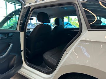 Skoda Rapid *Service:NEU*TEMPO*SitzHZ*KLIMAAUTO*PDC*