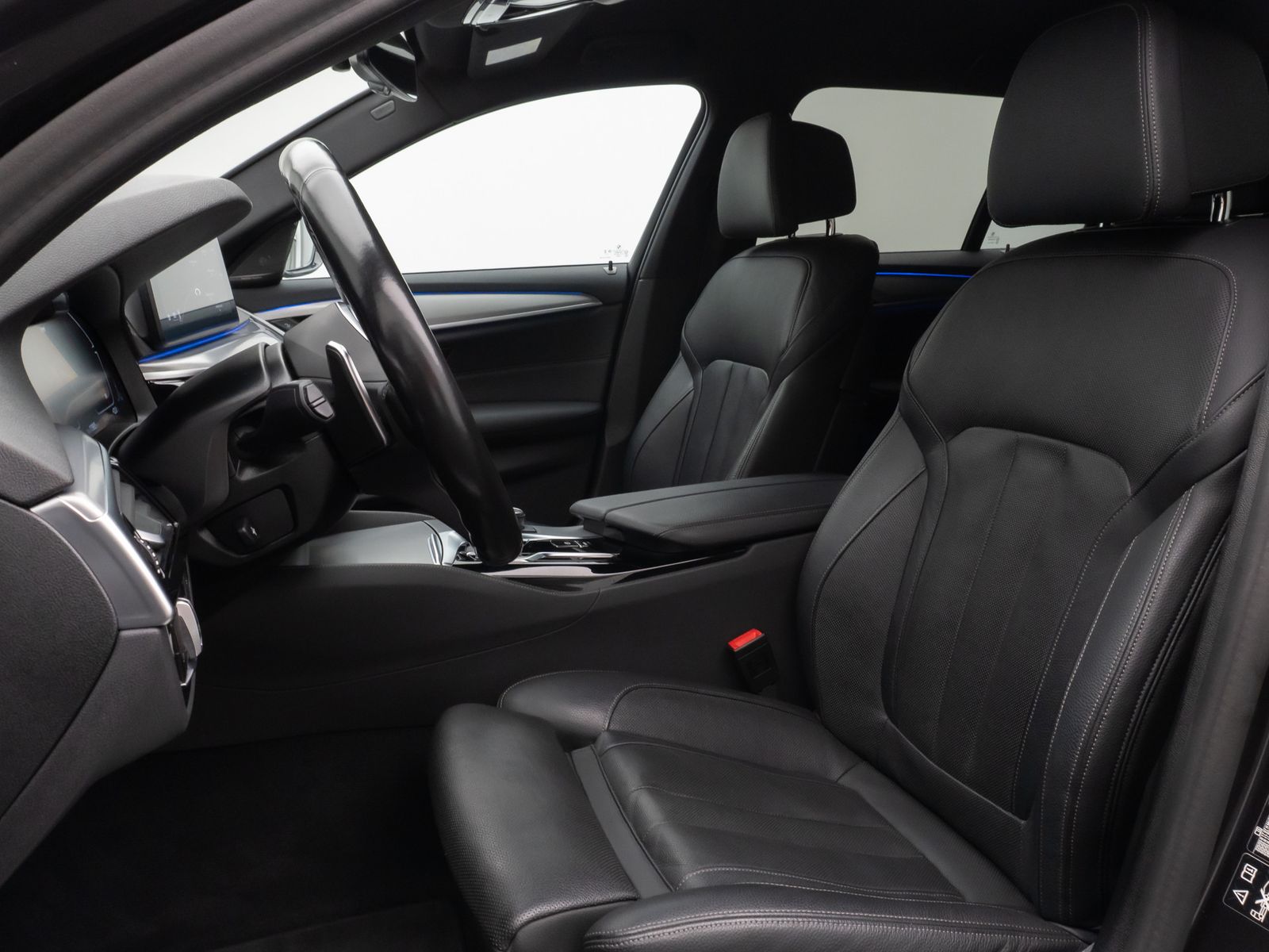 Fahrzeugabbildung BMW 540d xD M Sport Kamera HUD DAB H/K 4xKlima AHK