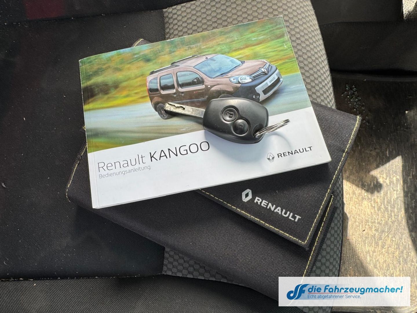 Fahrzeugabbildung Renault Kangoo 1.5 BLUE dCi *SEITENSCHADEN