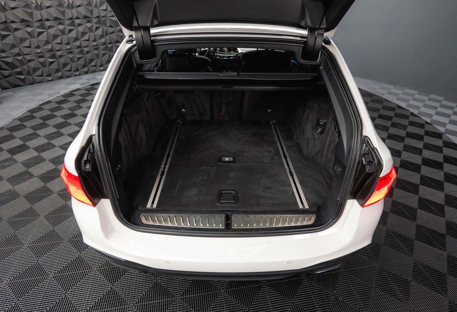 Fahrzeugabbildung BMW 540d xDrive M Sport Shadow | ACC | Pano | LED