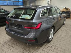 Fahrzeugabbildung BMW 320D TOURING ADVANTAGE NAVI/LED/M-SPORT/SH/LEDER