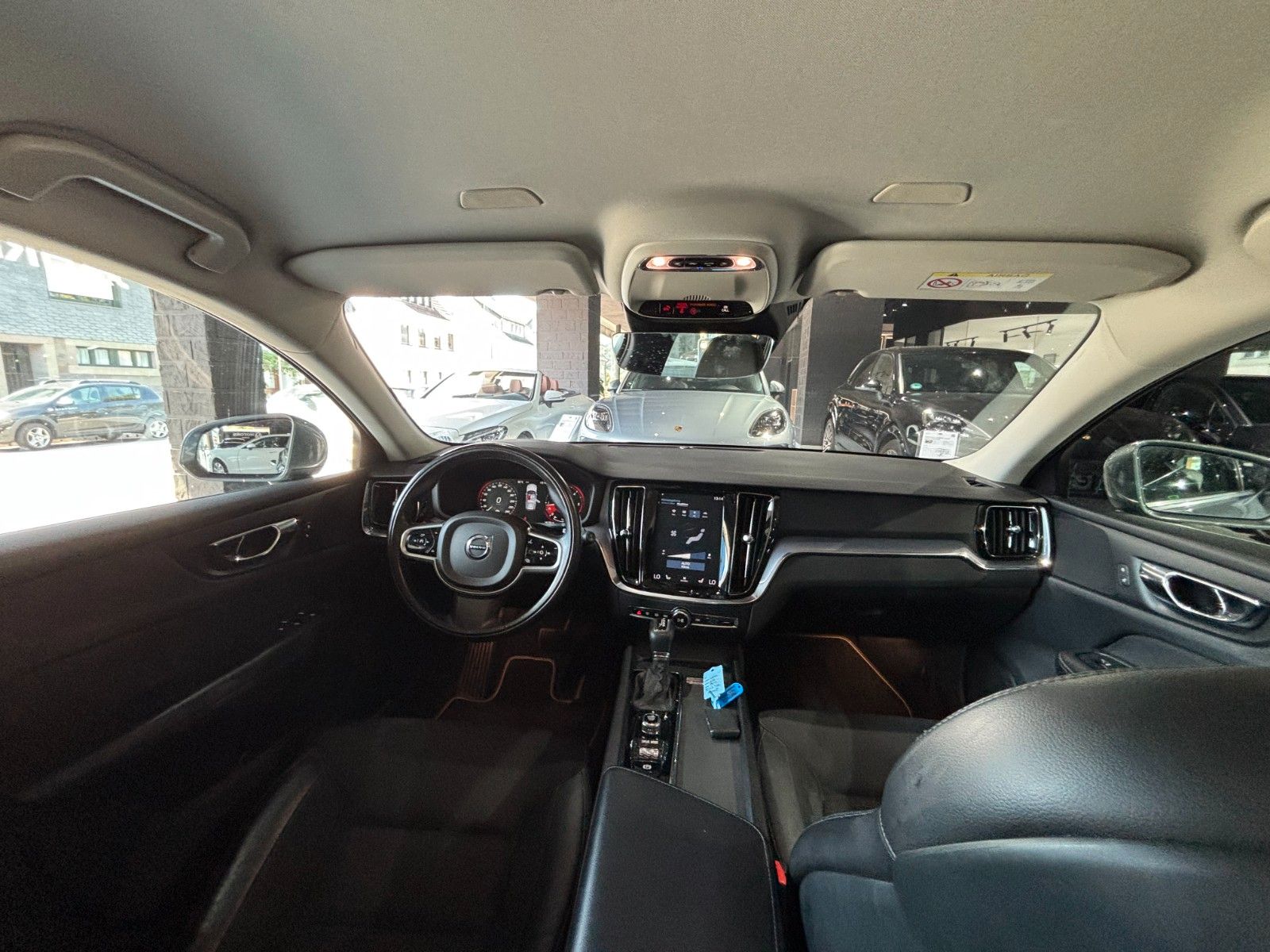 Fahrzeugabbildung Volvo V60 Momentum /KAMERA/LED/SHZ/ACC+/NAVI
