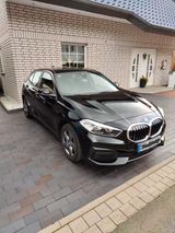 BMW 118i Advantage | Premium Selection | Carplay - BMW: Select Premium