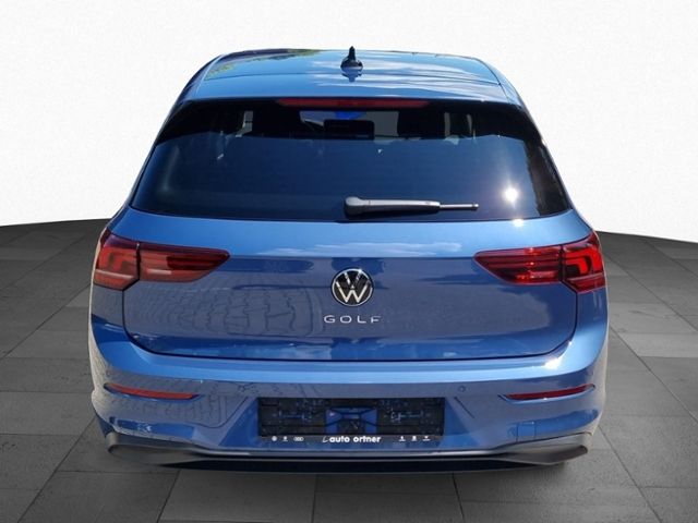 Fahrzeugabbildung Volkswagen Golf 1,5 TSI LIFE PANO SHZ TRAVEL-ASSIST LED DAB