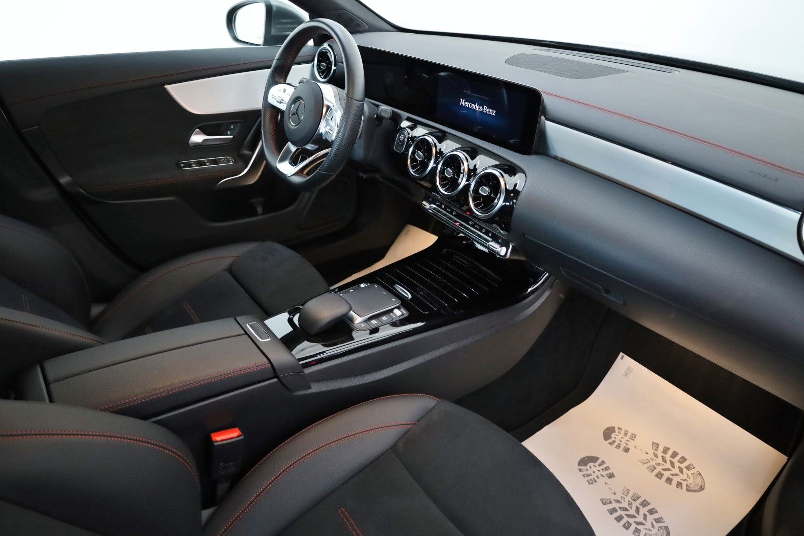 Mercedes-Benz CLA 250 e AMG-line T.Leder Navi LED CarPlay AHK foto 3