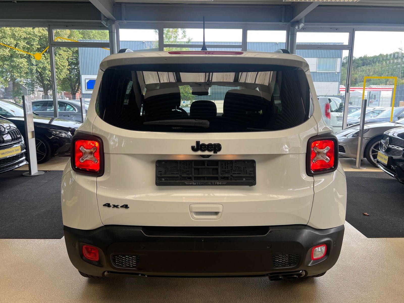 Fahrzeugabbildung Jeep Renegade Limited 4WD * AUTOMATIK *KAMERA*