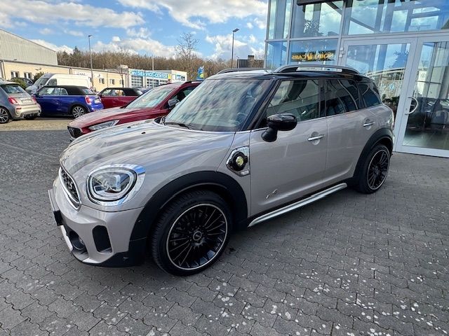 Fahrzeugabbildung MINI Countryman Cooper SE PHEV Classic Trim All4 PANO