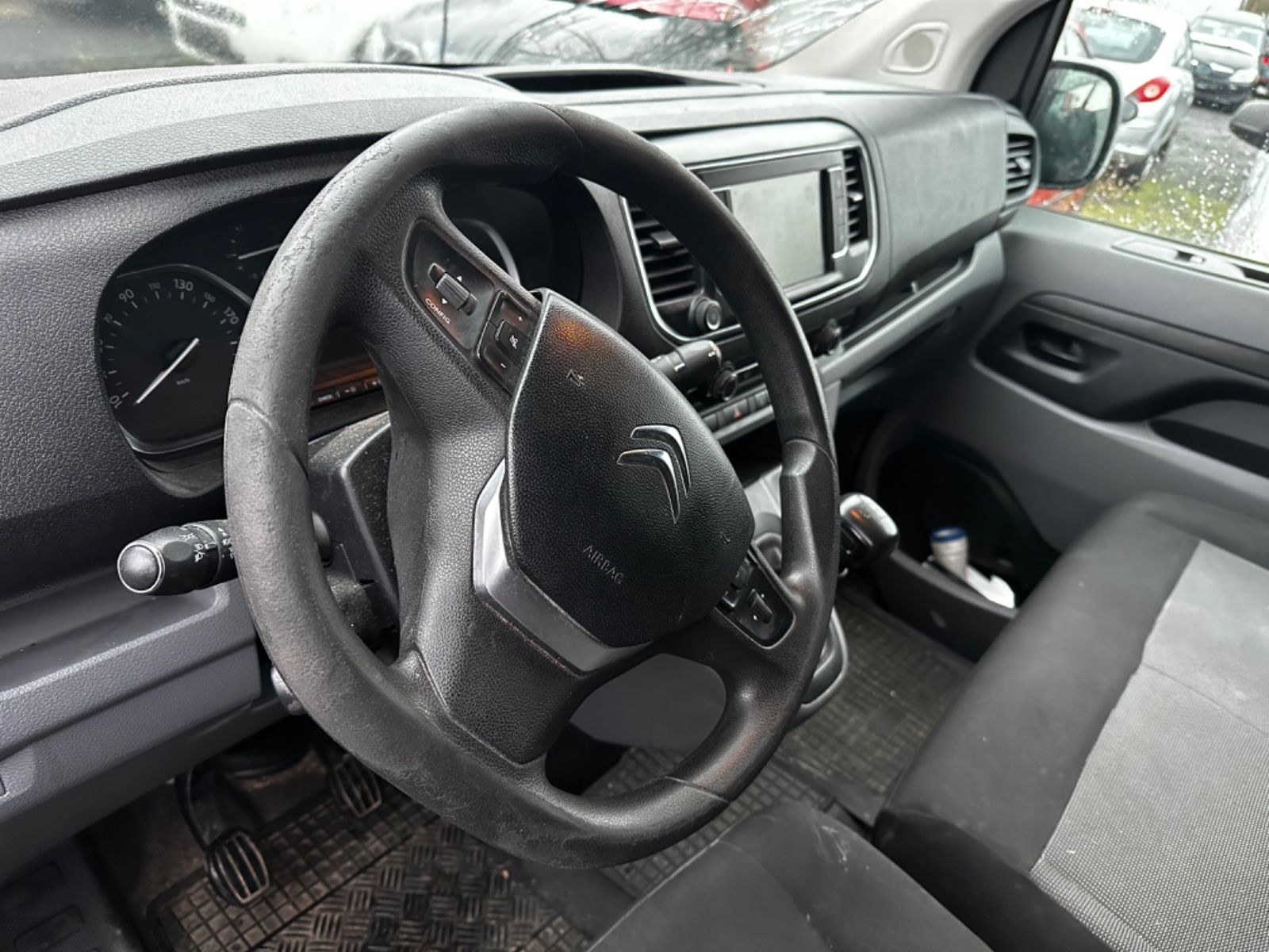 Fahrzeugabbildung Citroën Jumpy Kasten Business Klima Unfall