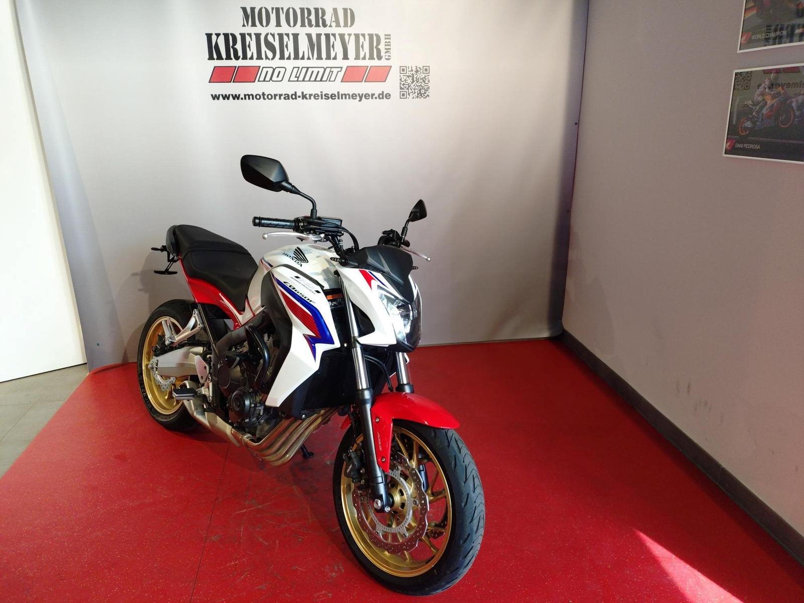 Honda CB650F Top Zustand mit Sonderzubehör!