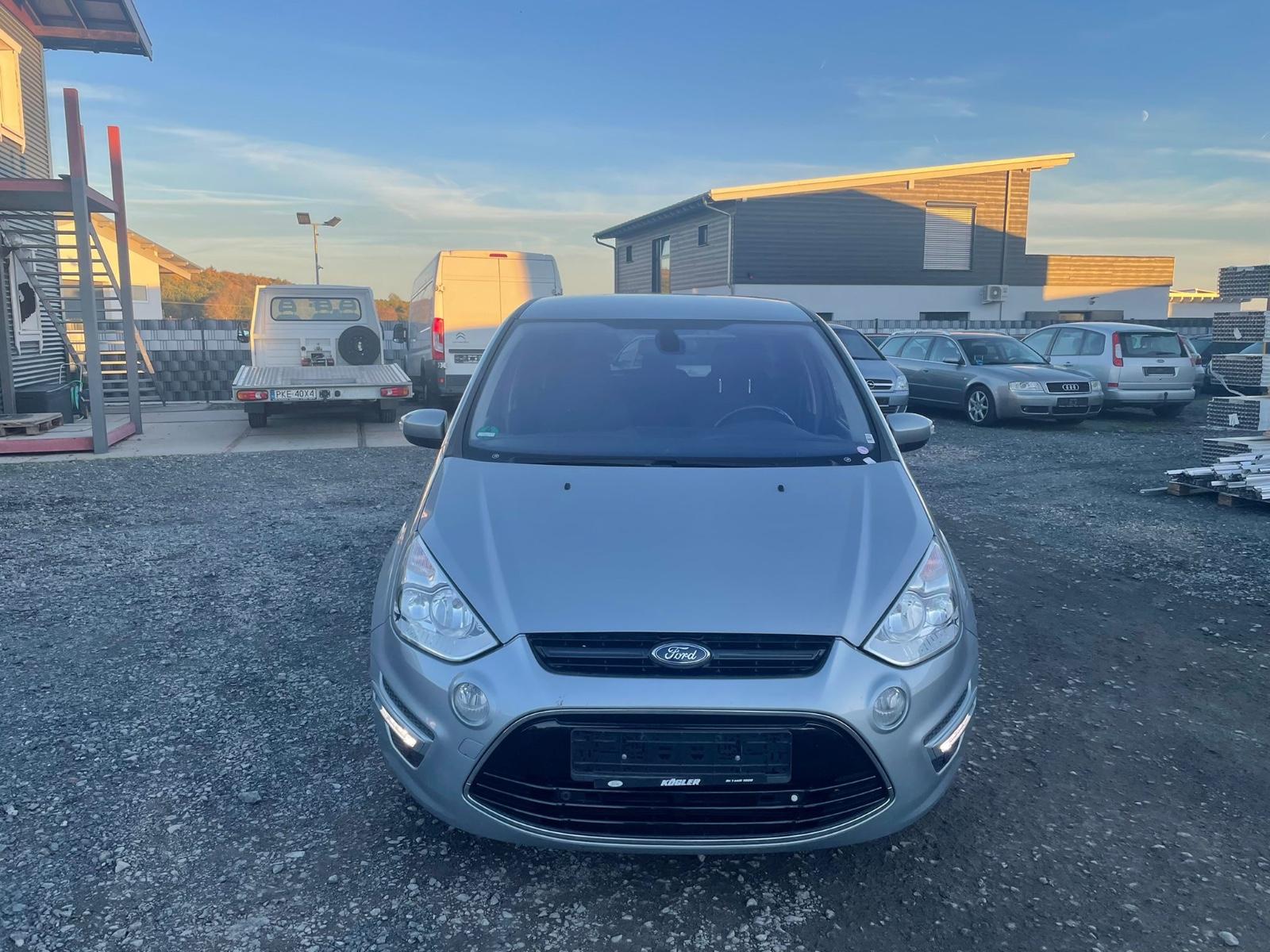 Ford S-Max Titanium