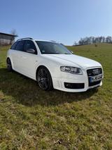 Audi RS4 4.2 quattro Avant - - Audi RS4