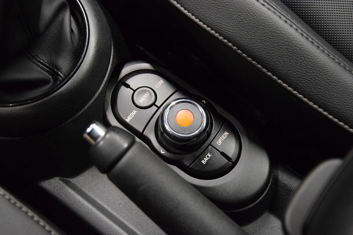 Fahrzeugabbildung MINI ONE 3-trg. Chili-Paket PDC Leder LED Ambiente