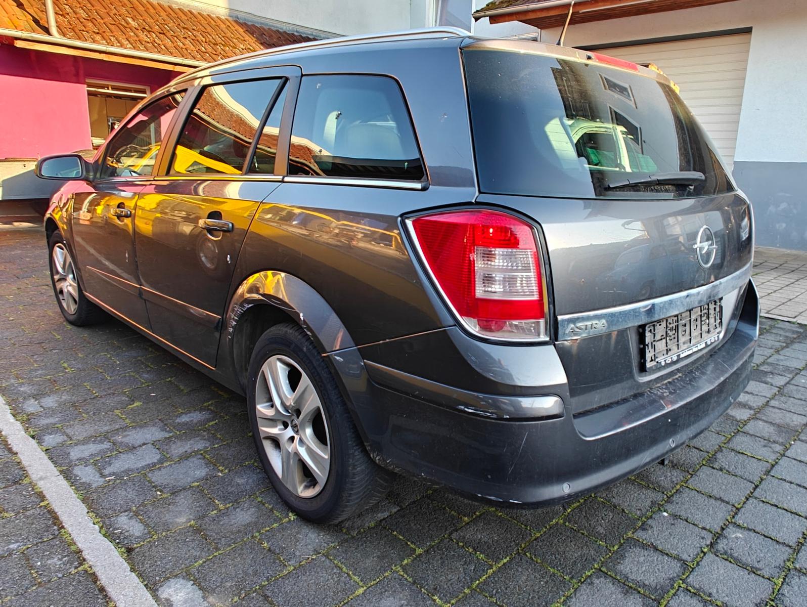 Opel Astra, 2009