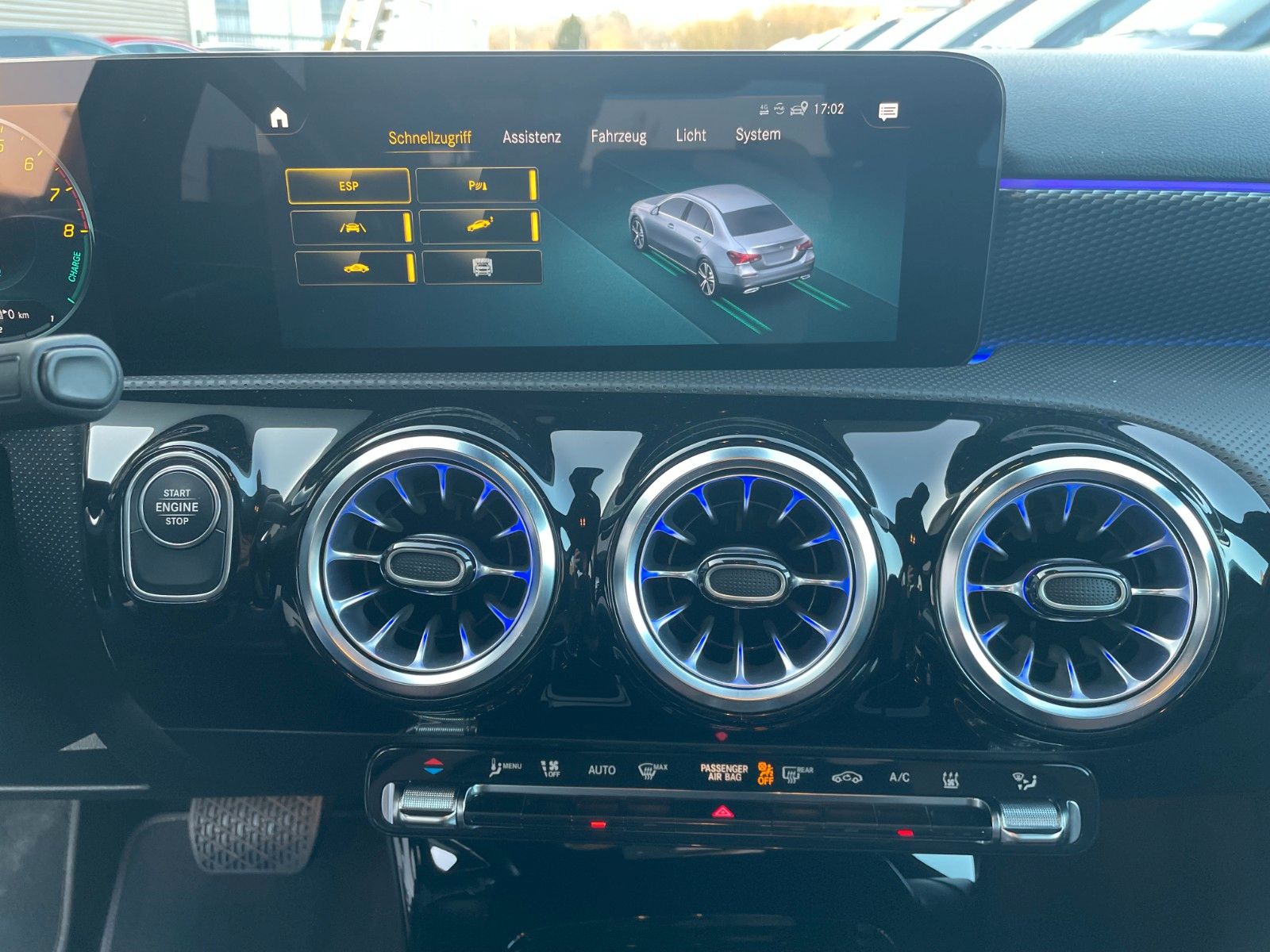 Fahrzeugabbildung Mercedes-Benz A 250e Progressive Night+AHK+Kamera+ILS+Ambiente