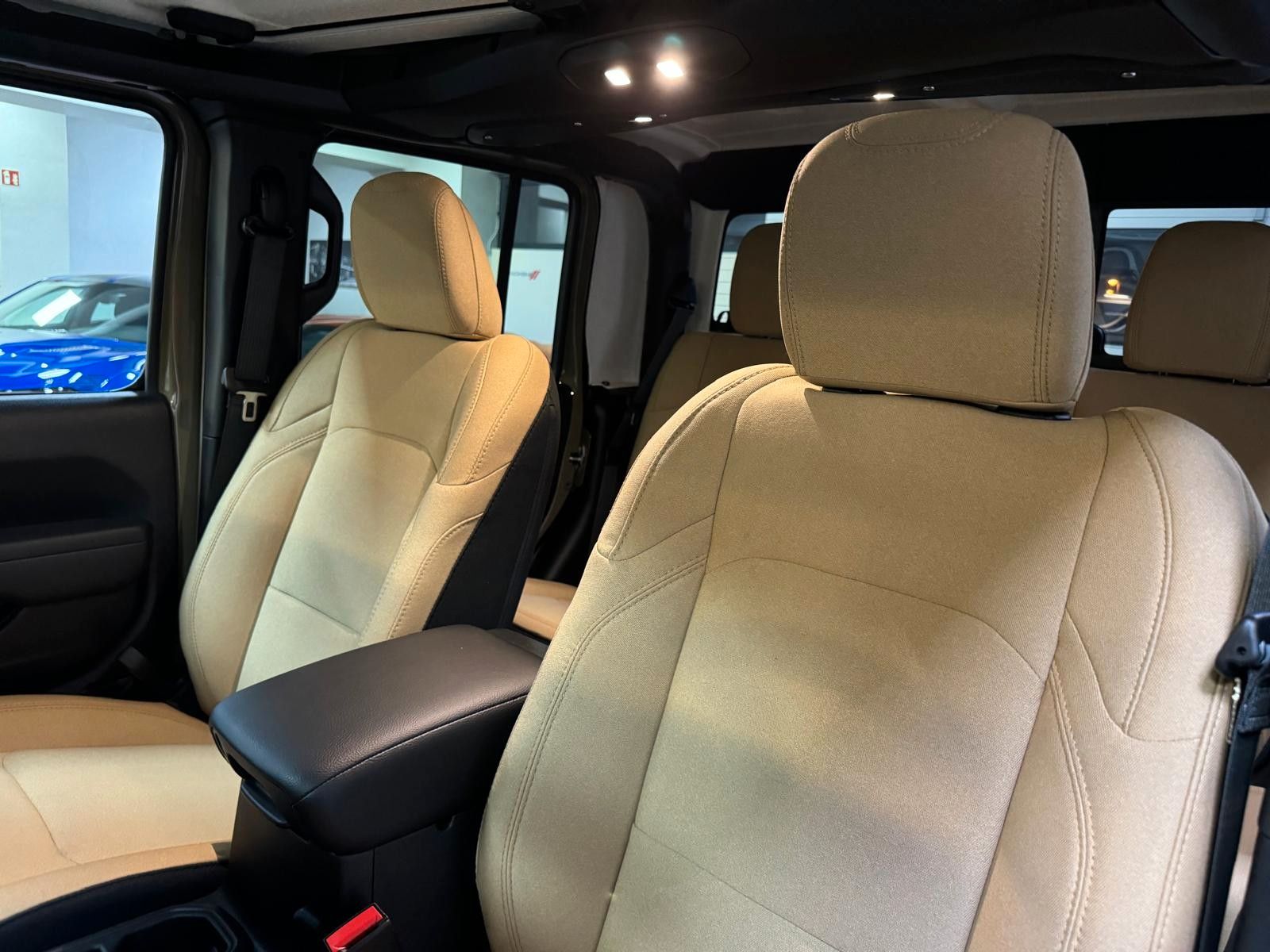 Fahrzeugabbildung Jeep GLADIATOR WILLYS '41 ED. 3.6L-V6 HARDTOP-SOFTTOP