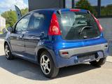 Peugeot 107 Filou KLIMA/RADIO/ALU TÜV04.2028 - Peugeot 107 mit Benzin-Antrieb: mit Klimaanlage