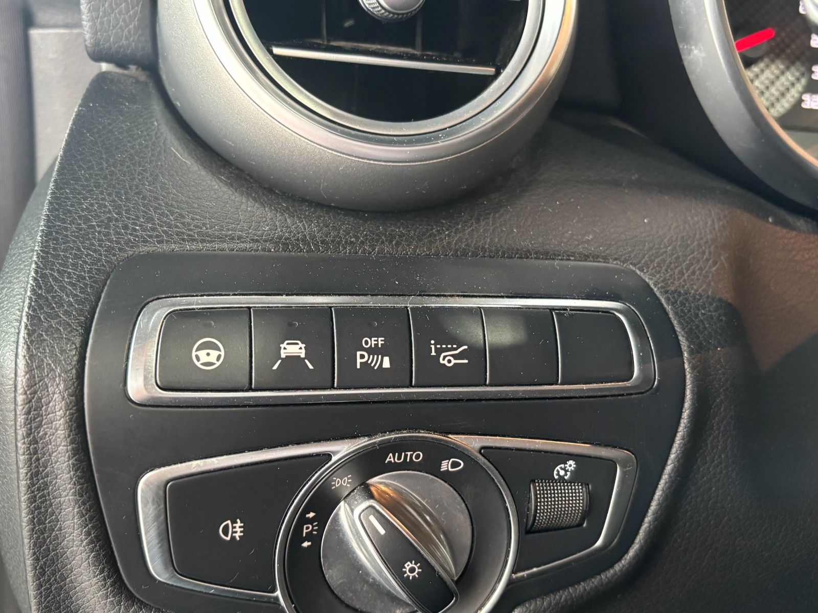 Fahrzeugabbildung Mercedes-Benz C 63 AMG Cabrio*Burmester*Ambiente*HUD*S-Auspuff