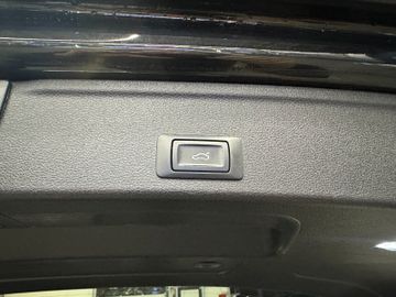 Audi RS4 Avant 2.9 TFSI quattro*HUD*Navi*Klima*SHZ*BT