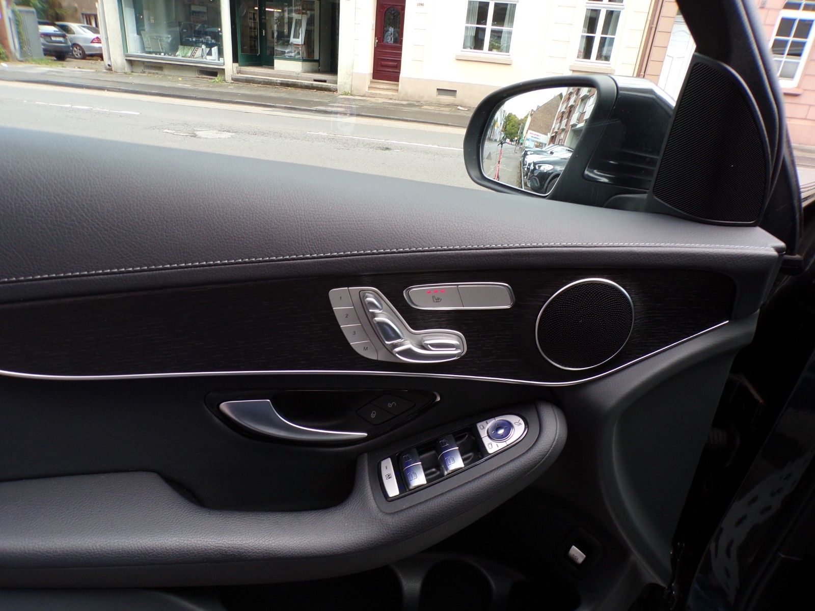 Mercedes-Benz GLC Coupe 220d 4M HUD LKA KAM VZA DTR+ Ambiente foto 3