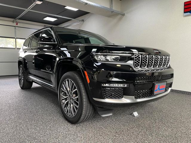 Fahrzeugabbildung Jeep GRAND CHEROKEE -L- SUMMIT-RESERVE 5.7L-V8 SOFORT