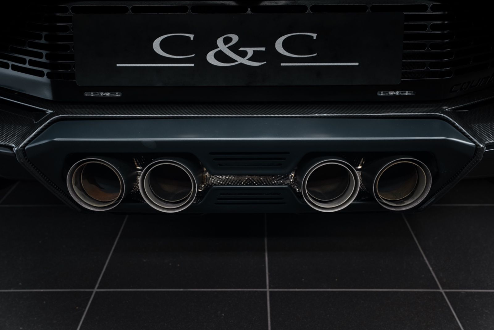 Fahrzeugabbildung Lamborghini Countach LPI 800-4 1of112/CARBON/LIFT