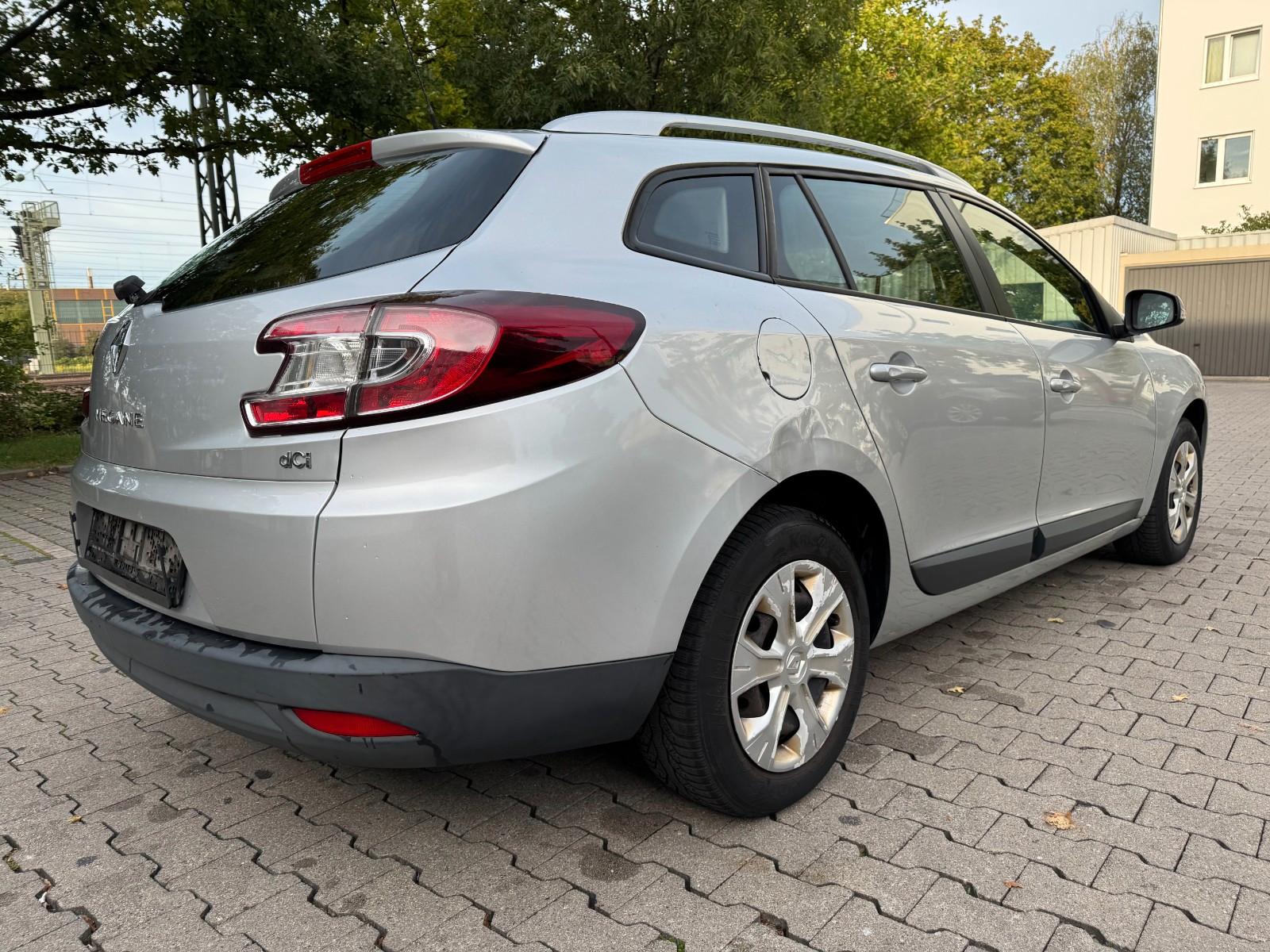 Renault Megane 2011 — photo 6