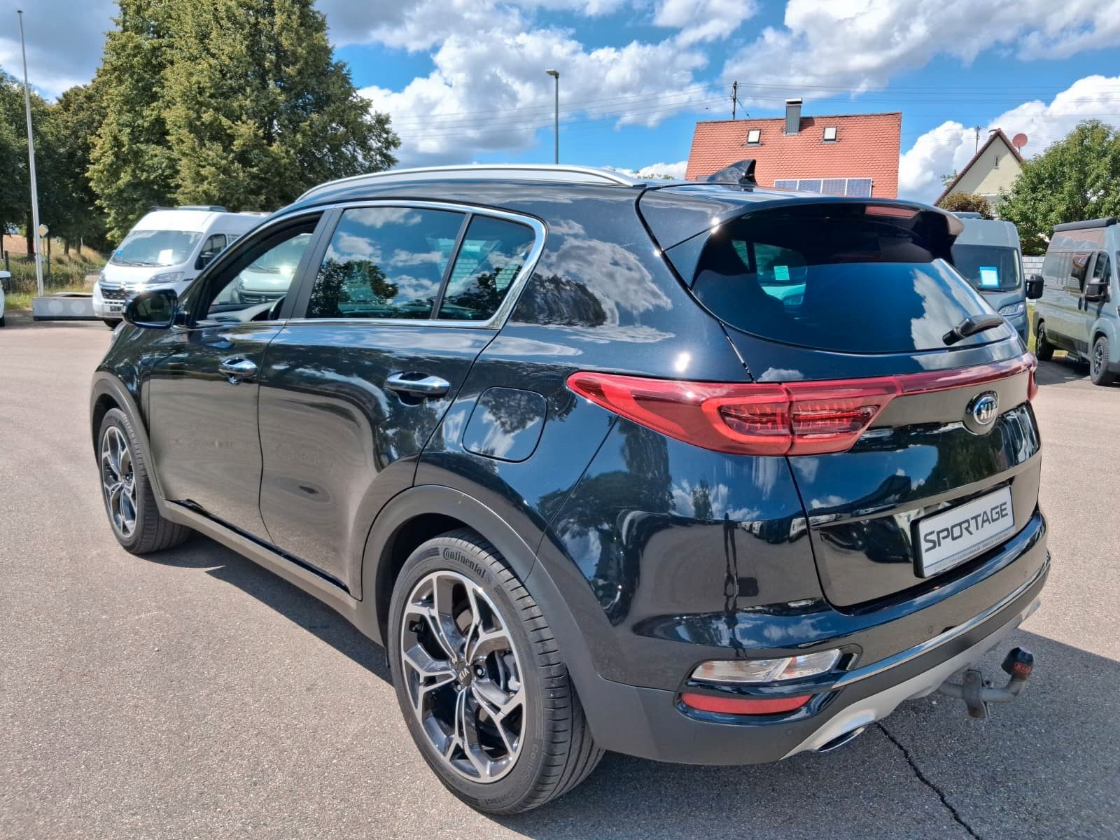 Fahrzeugabbildung Kia Sportage GT-Line 4WD Pano Leder uvm. 48V