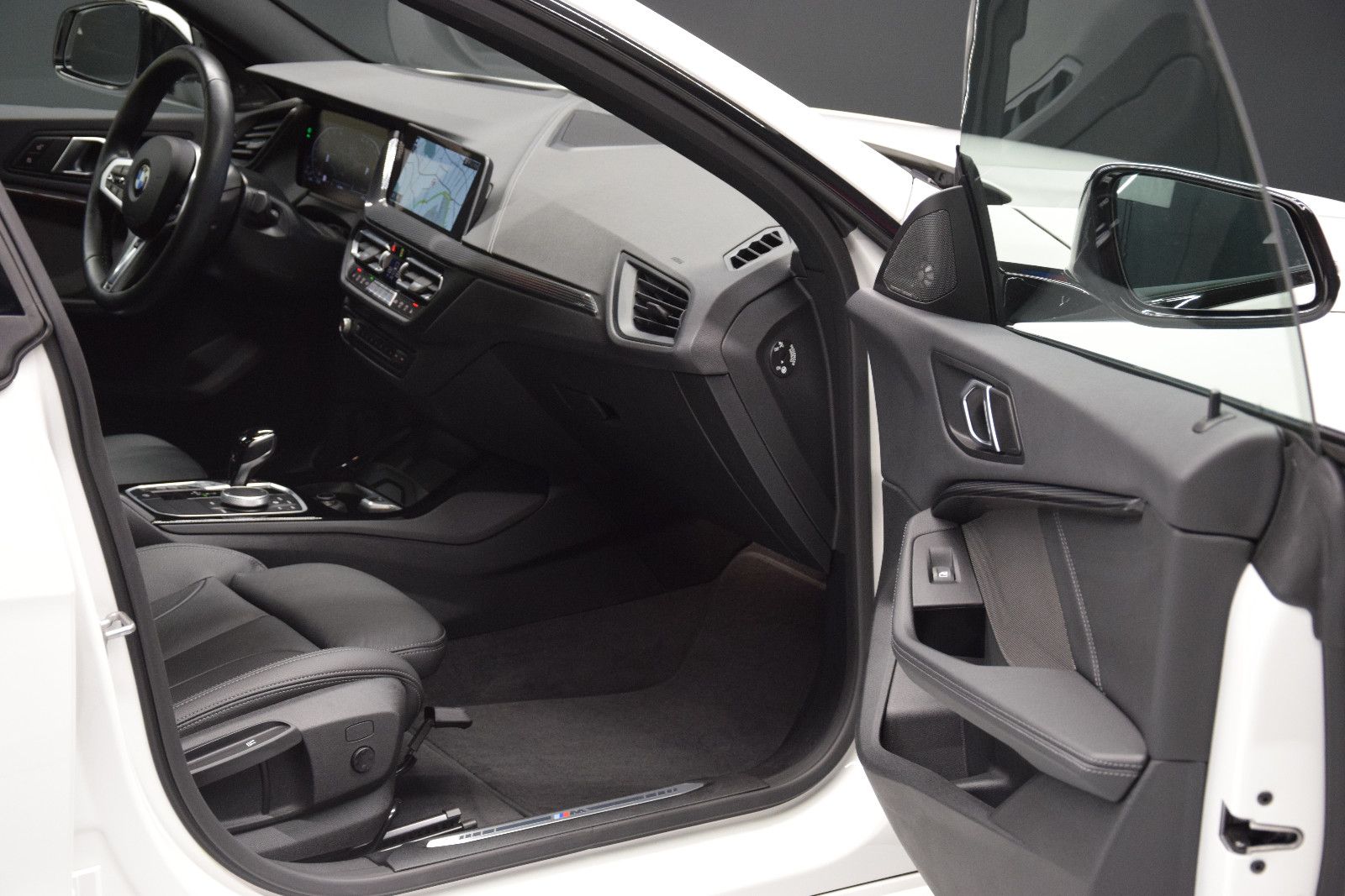 Fahrzeugabbildung BMW 218 i Gran Coupé M Sport H&k Pano HuD Leder ACC