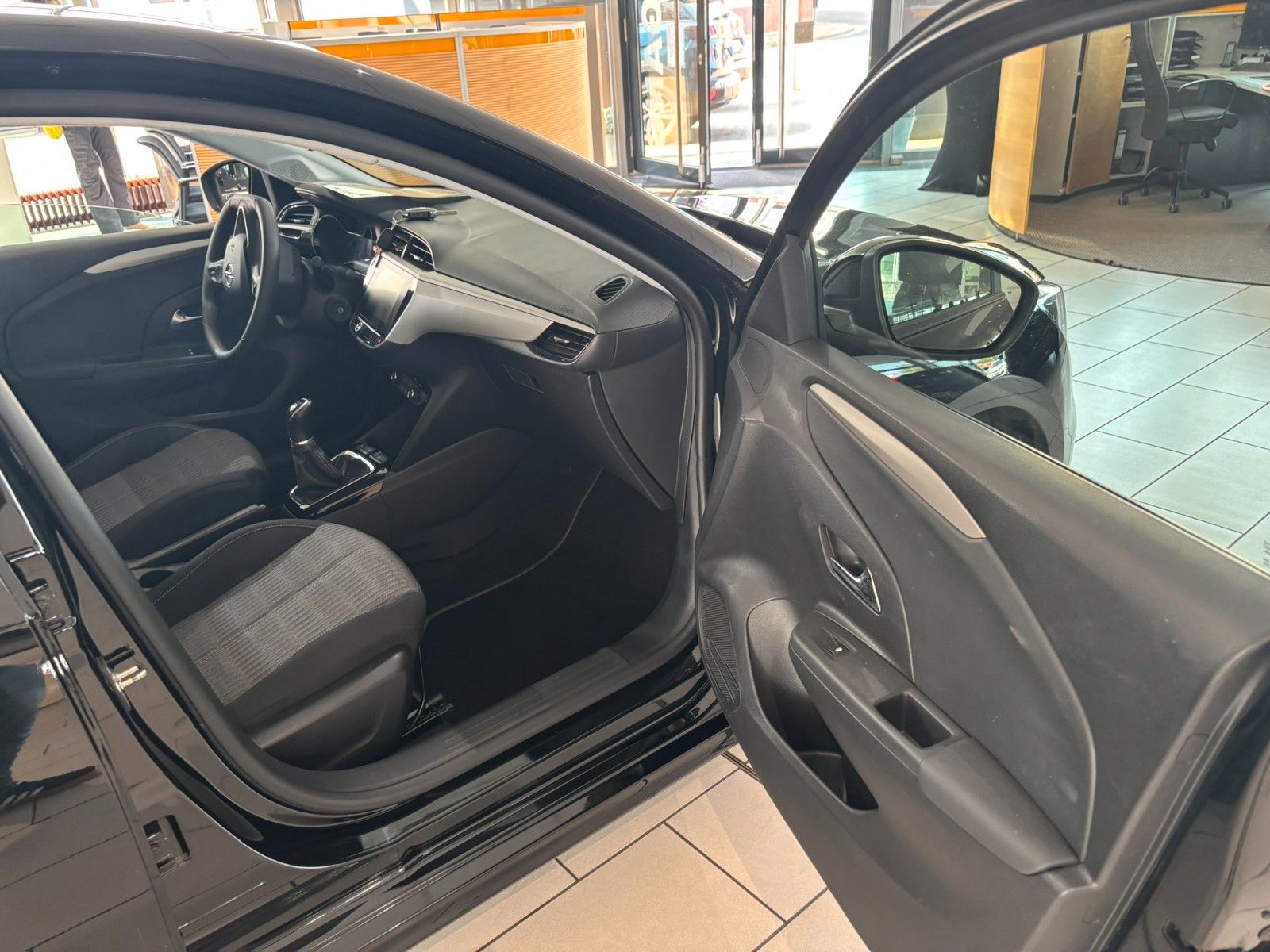 Fahrzeugabbildung Opel Corsa F 1.2 EDITION NAVI/TEMP/PDC/SPORT/DAB+