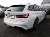 BMW 330e Touring xDrive M-Sport Pro PANO AHK HUD LED - weiße BMW 330