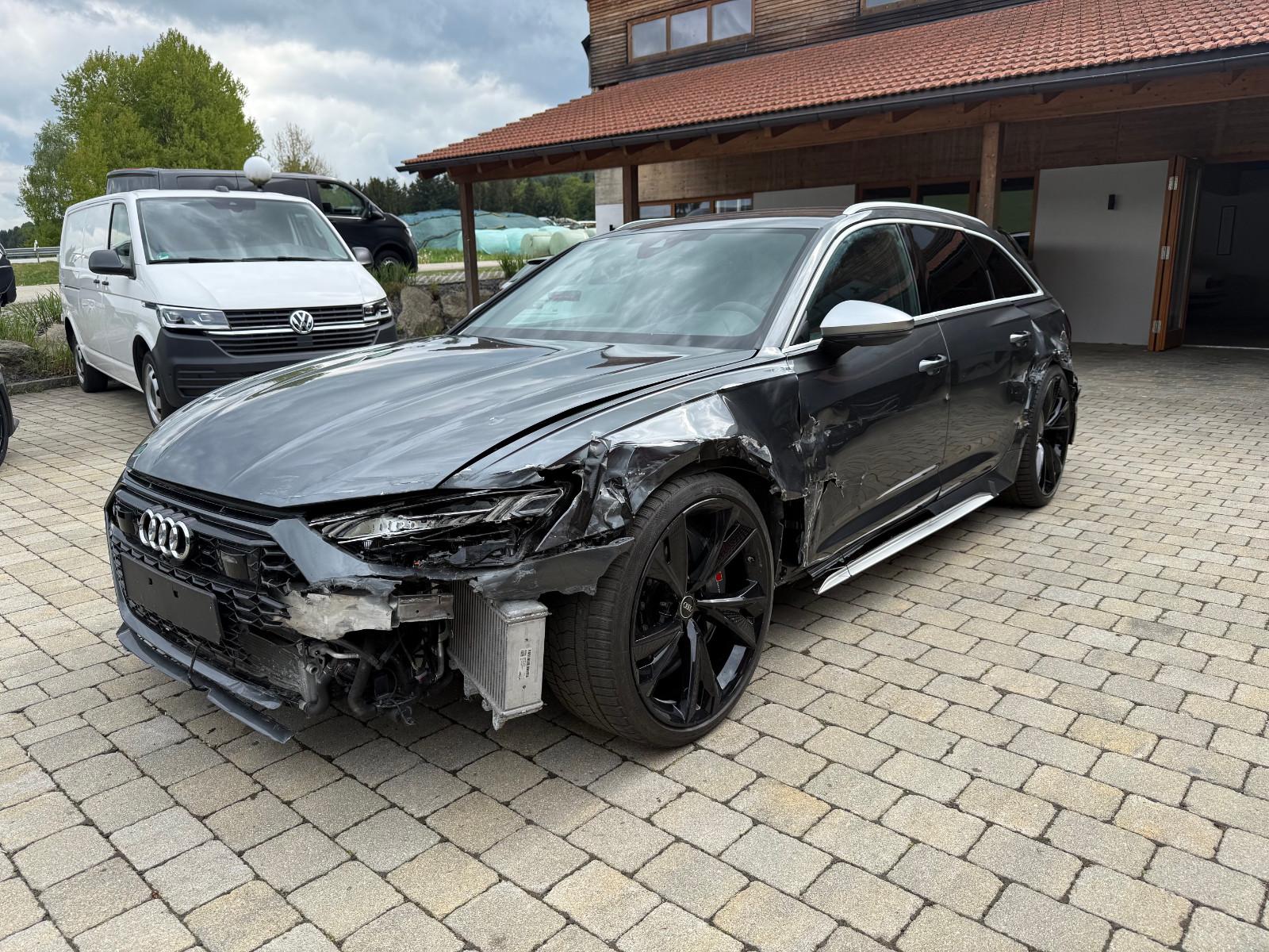 Audi RS6 4.0 TFSI quat Keramik/AHK/ACC/360°/HUD/Laser