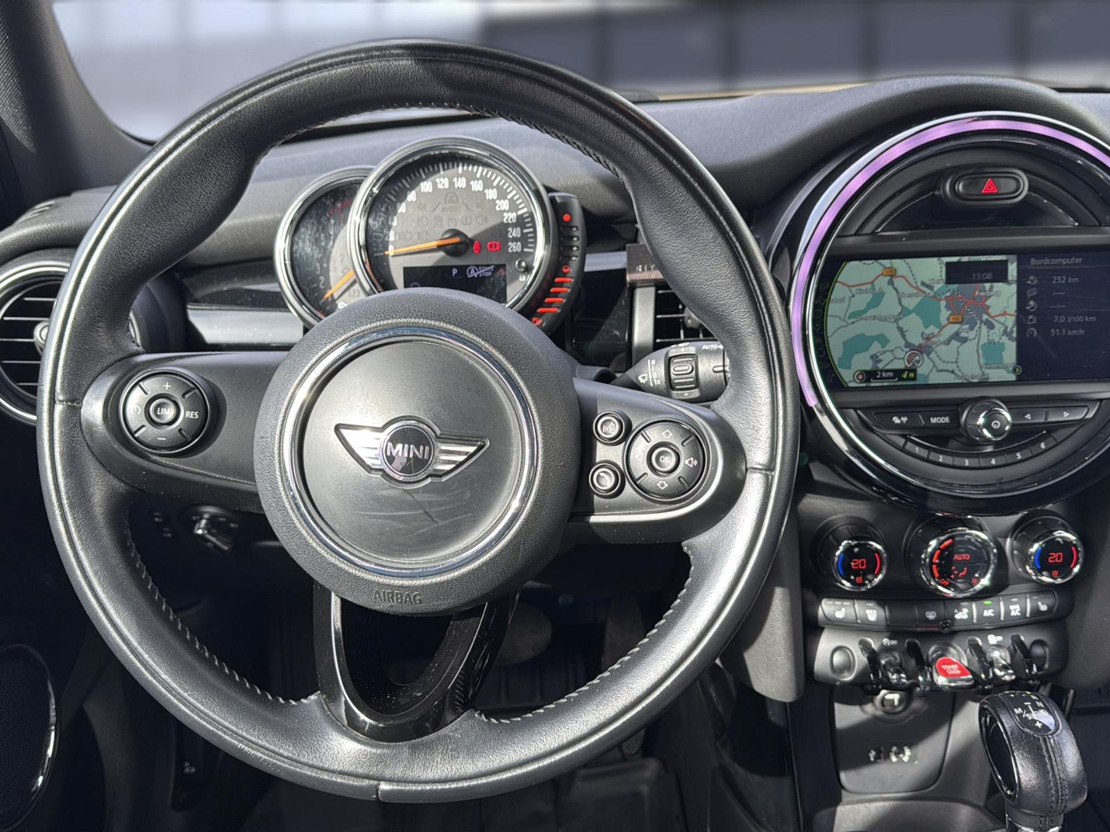 Fahrzeugabbildung MINI COOPER Mini 5-trg. Cooper/ unfallfrei top