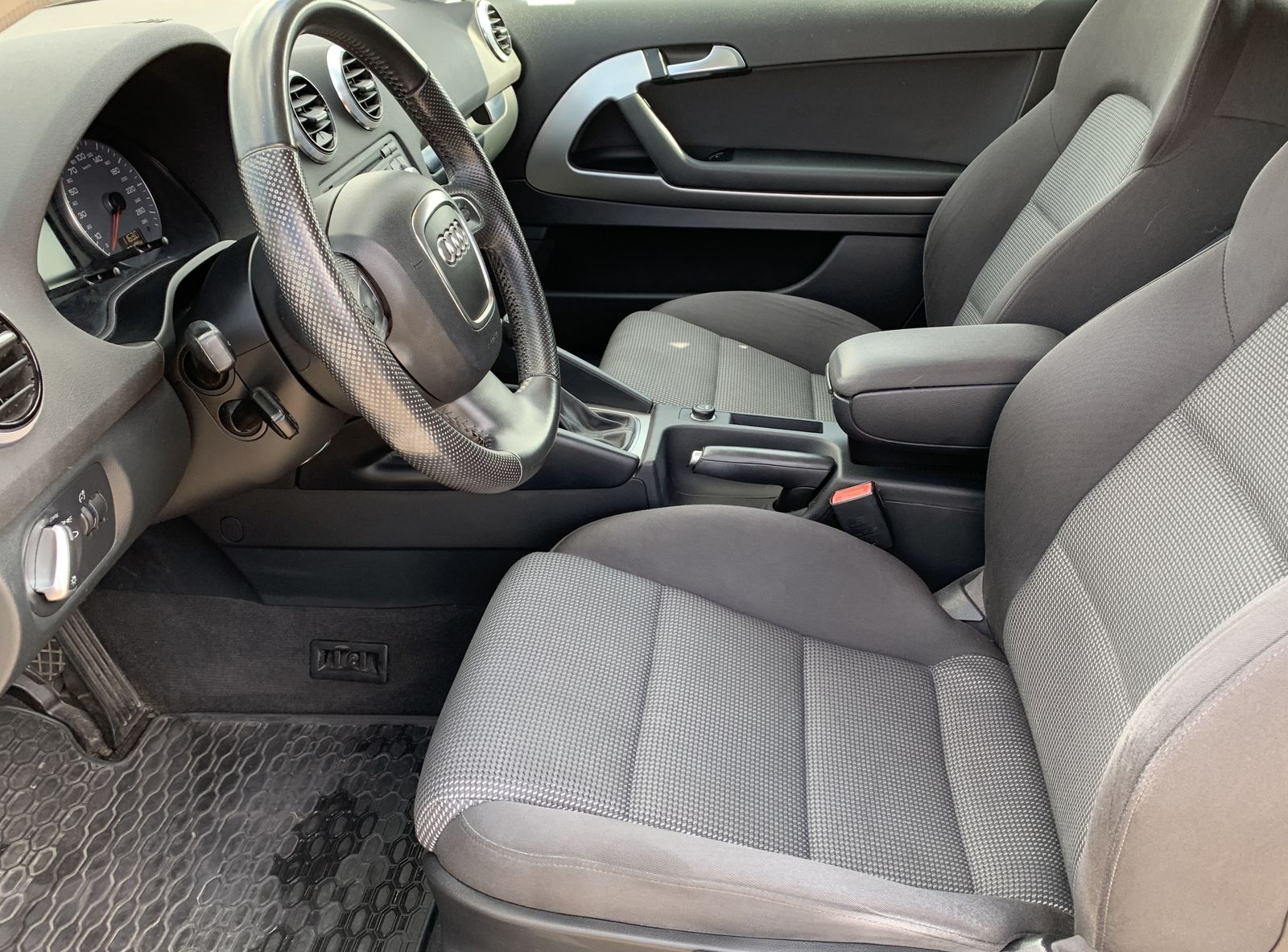 Fahrzeugabbildung Audi A3 2.0 TDI*Ambition*BI-Xenon*PDC*SHZ*MFL*Navi*